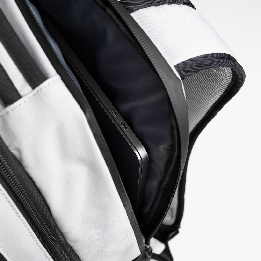 Utah A2 Backpack - Moon Gray